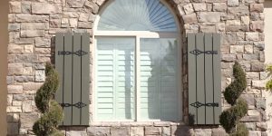 How do Houston Plantation Shutters Impact Energy Efficiency in Texas Climates